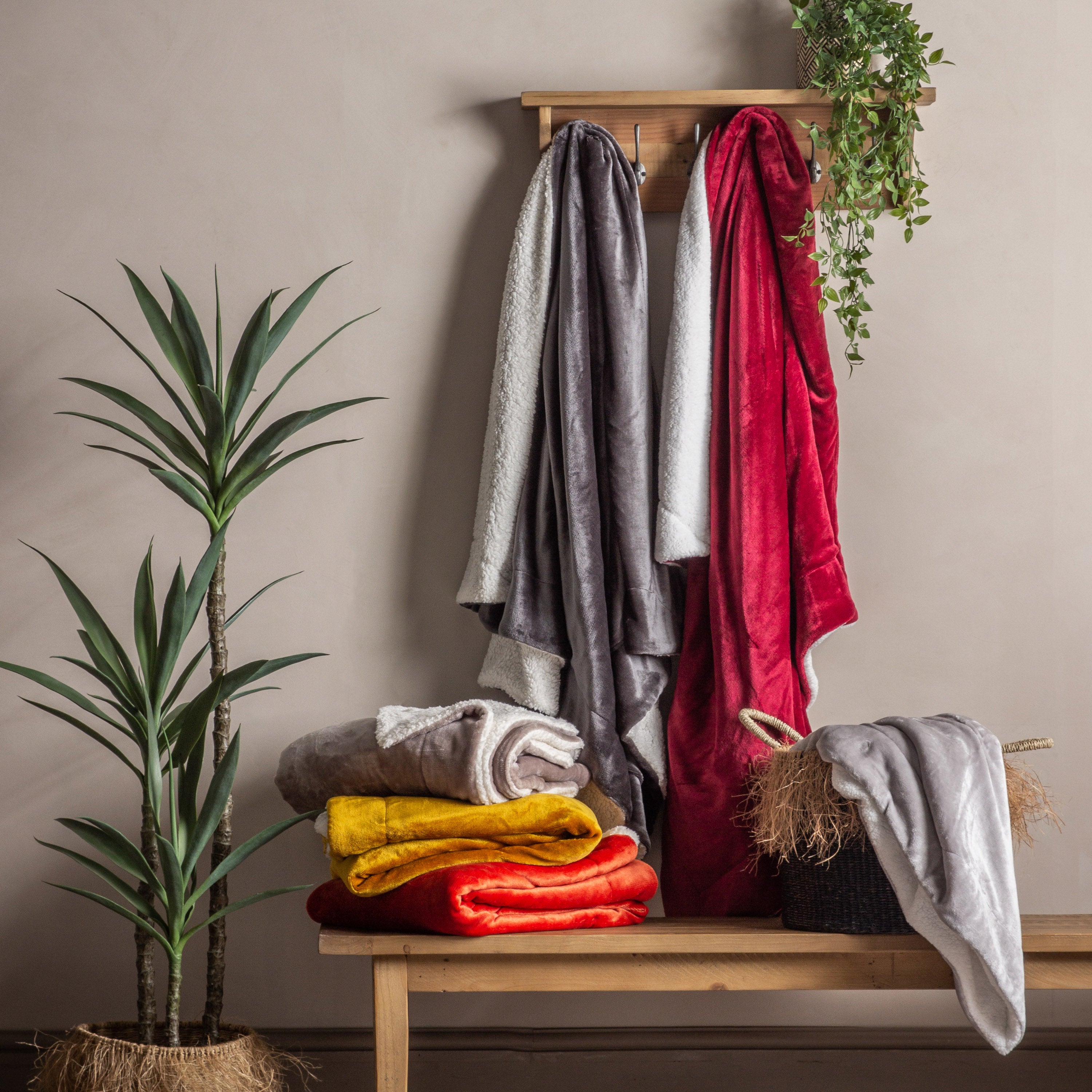 Tross Super Soft Sherpa Grey Throw